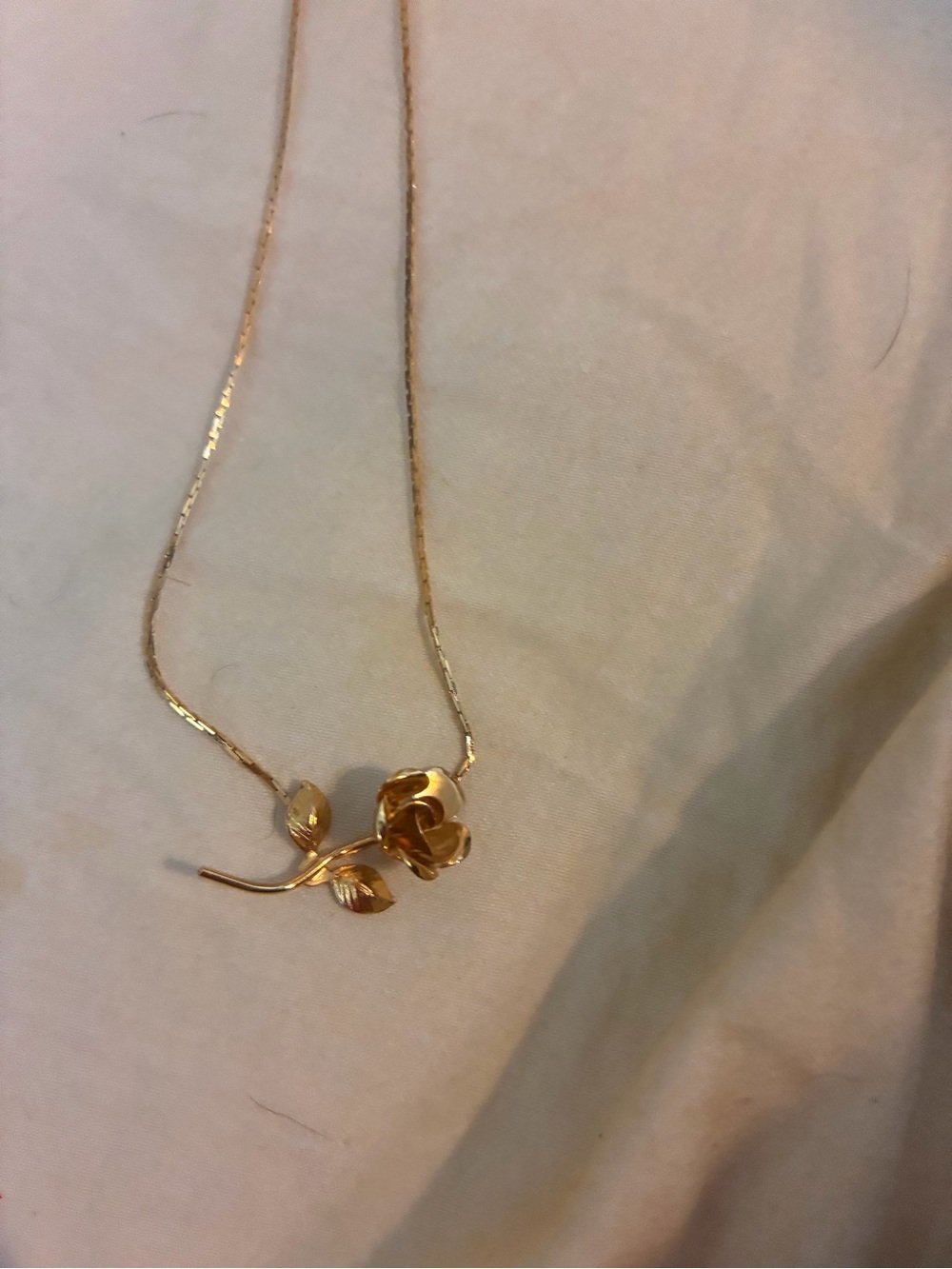 Vintage Gold Pendant Necklace - Women’s Jewelry